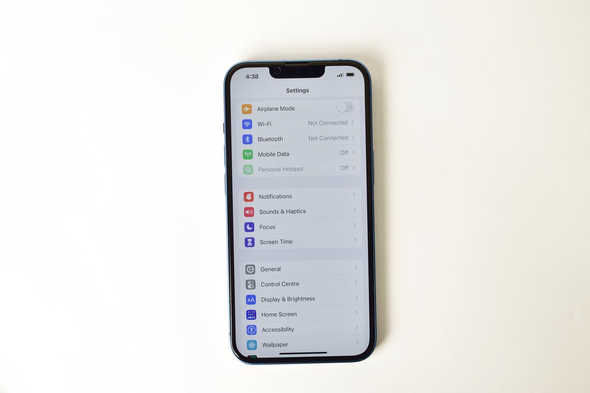iPhone settings interface showing various configuration options